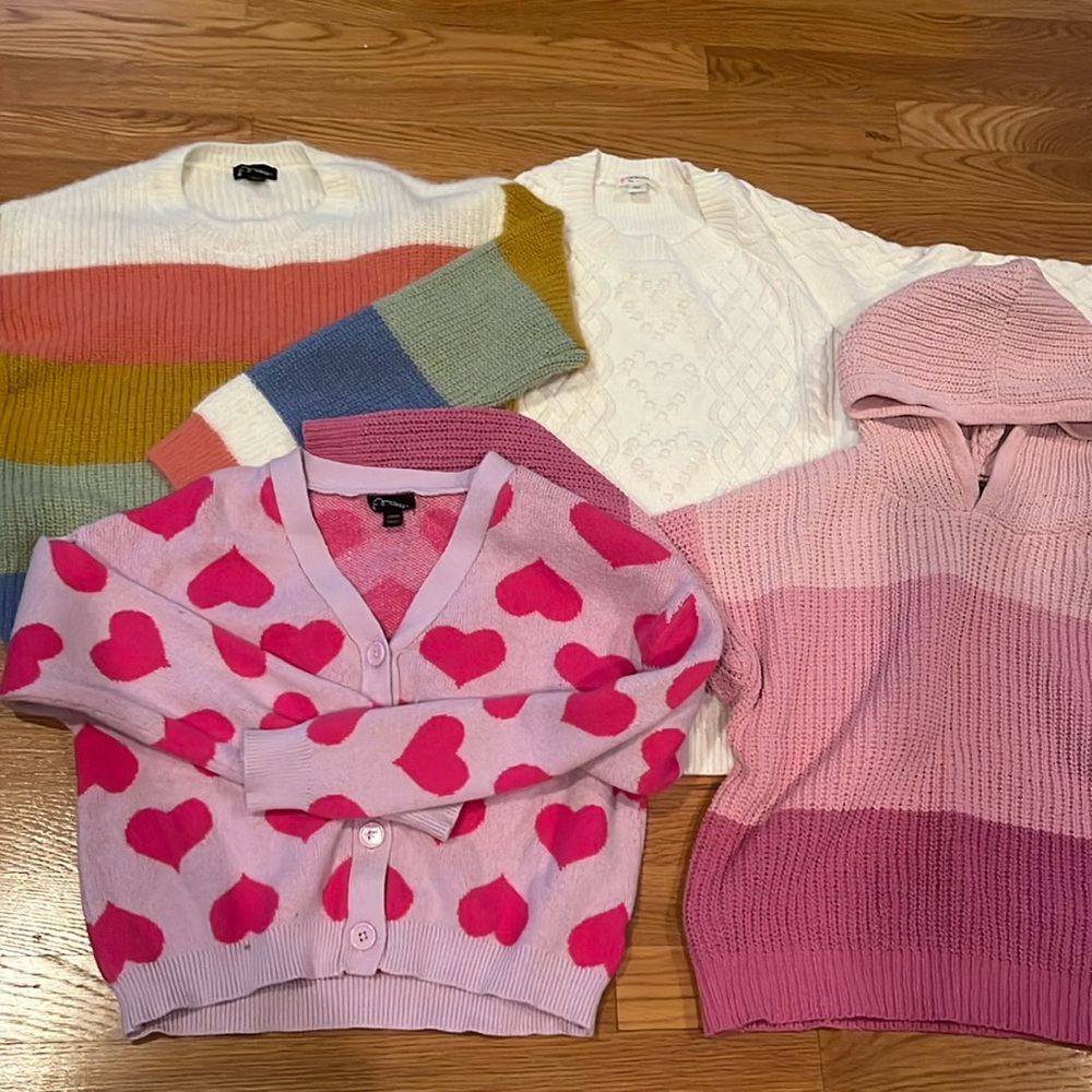 4 Girl’s Sweaters for ❄️ Sz 10/12 and 14/16